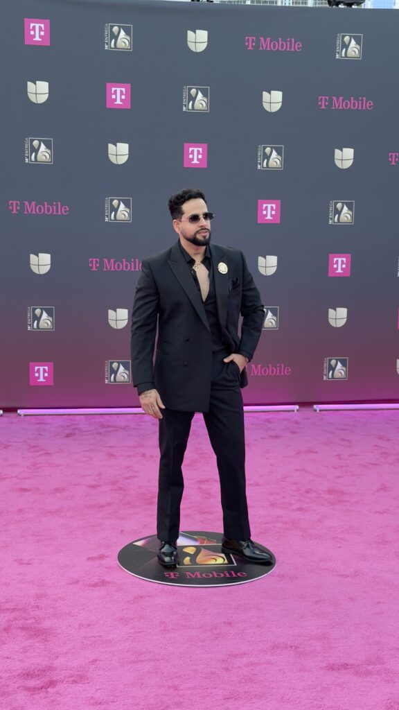 Lemar brilla en Premio Lo Nuestro y consolida su proyección internacional como nueva figura de la salsa caribeña