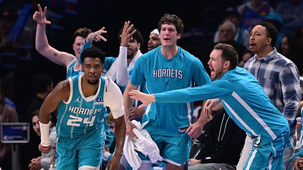 Thunder se enaltece más en la cima ante Suns y Pistons